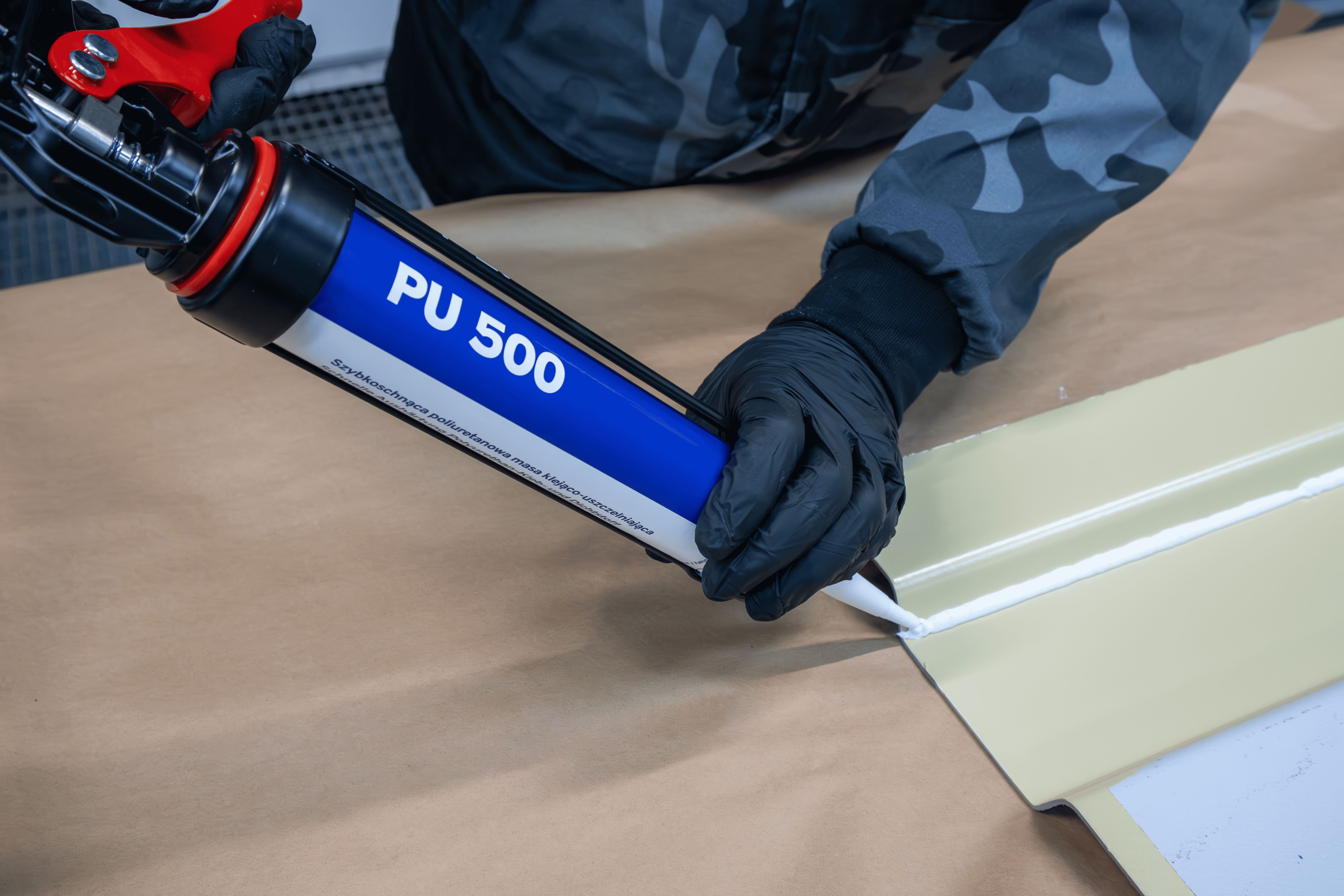 Masa uszczelniająca klejąca poliuretanowa W24 PU 500 | Kartusz zamknięty | Kolor biały | 310 ml